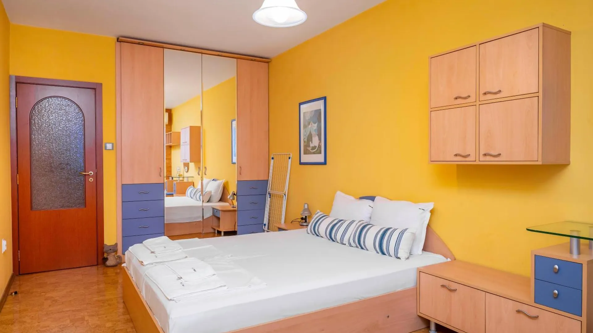 Vintage And Cozy 2Bd Apartment In Prime Location ソフィア